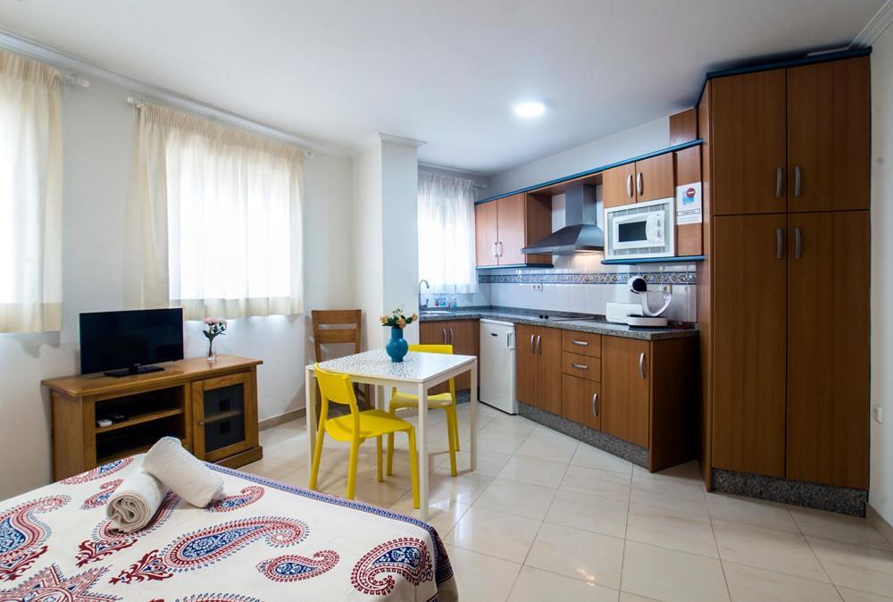 Apartment Amat - Only Adult - Playa El Bajondillo Torremolinos